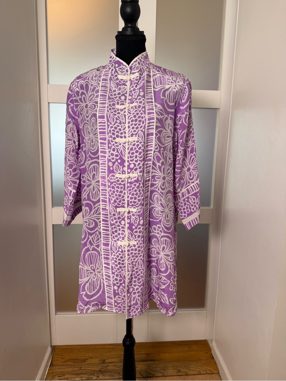 Bob Mackie Wearable Art, Lavender and White Silk Tunic Top, Size Medium
